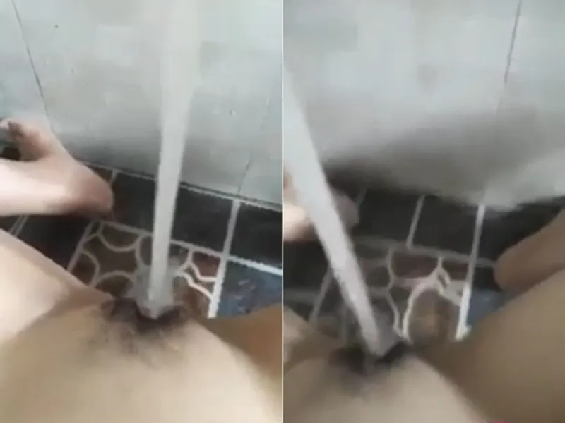 Nhân tình thủ dâm cực mạnh với vòi nước